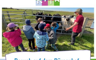 Vorschulkinder der SYLT KITA zu Besuch auf dem Düysenhof in Morsum