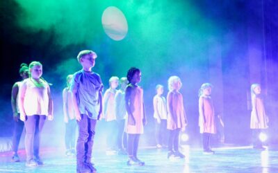 „Brandung der Gefühle“ – Bewegendes Mehrgenerationen-Tanztheater begeistert Publikum
