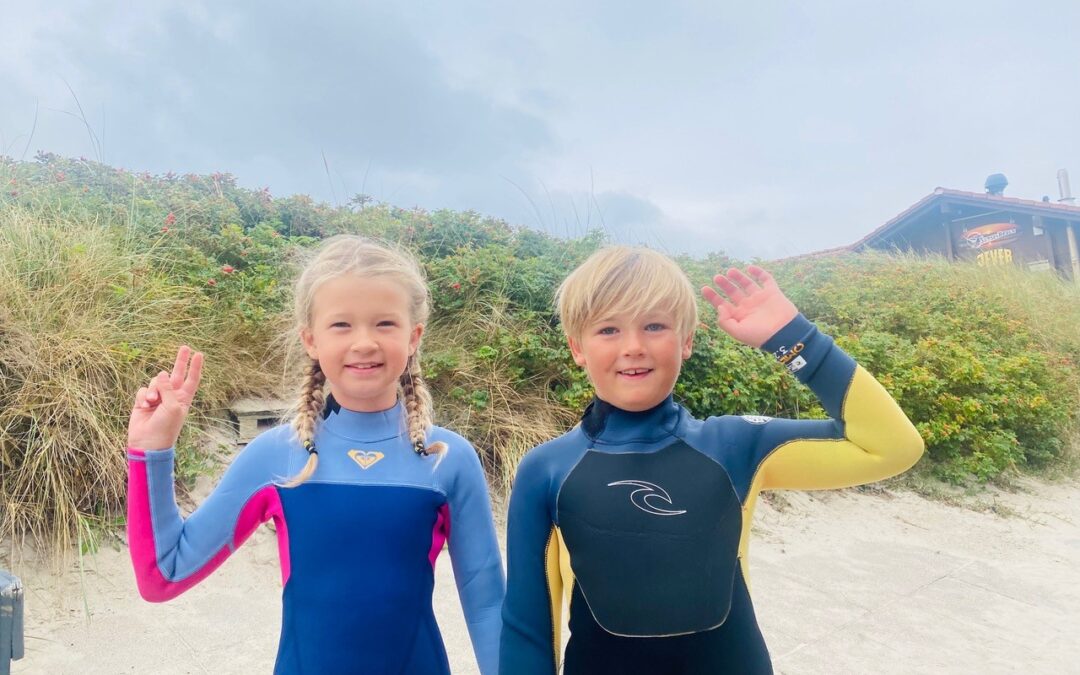Welle der Begeisterung: Surfkurse für Sylter Kids und Jugendliche erfreuen sich großer Beliebtheit