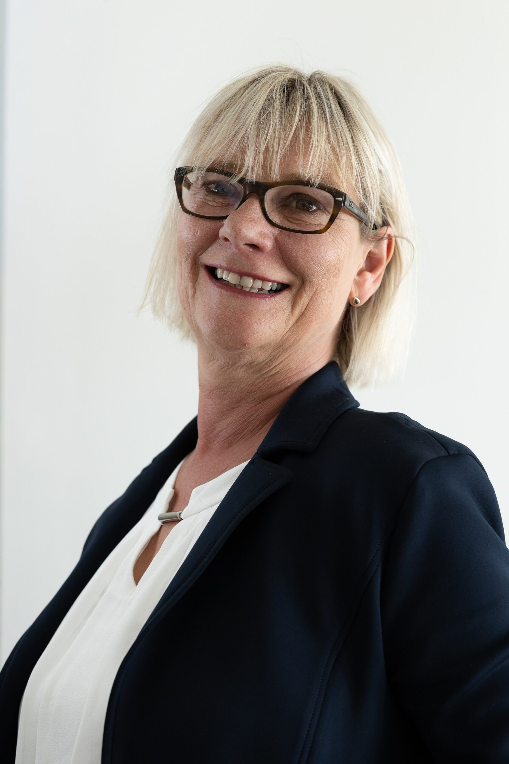 Frau Sabine Bohnhoff-Luber
